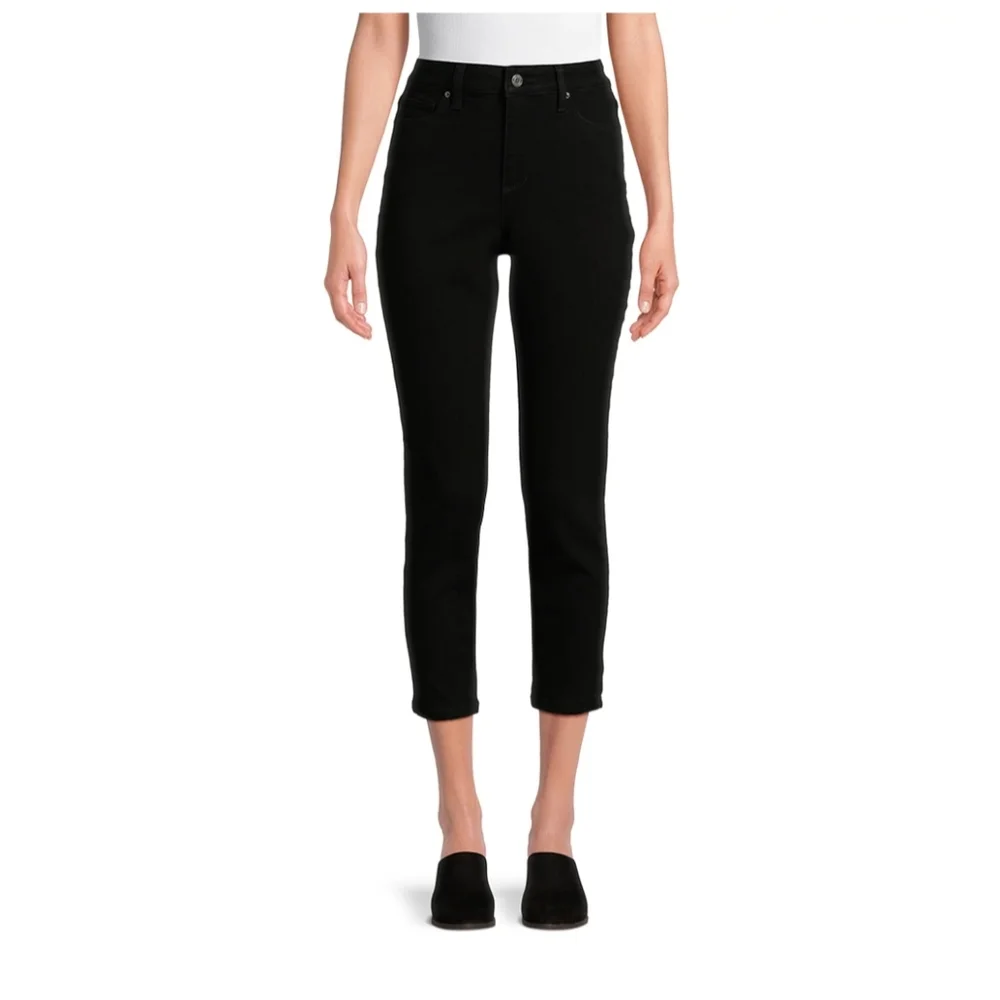 Time and Tru Women's Size 18 Cropped High Rise Mom Jeans Black NWT